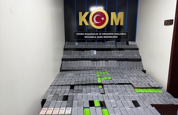 Adana'da gümrük kaçağı 452 cep telefonu ele geçirilen otobüsün sürücüsü tutuklandı