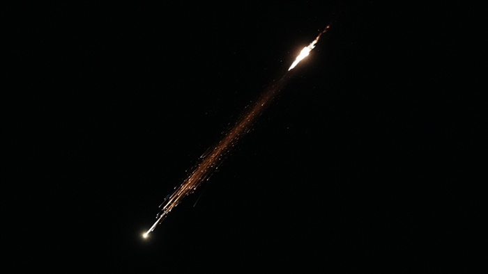 İran, İsrail'e yönelik yeni füze saldırıları düzenledi