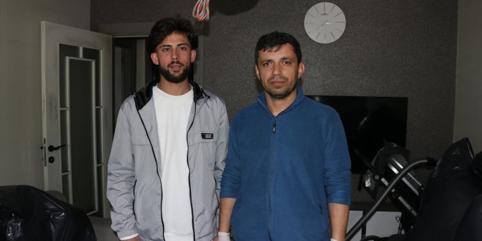 Adana'da inşaat işçisi, yangında bebeğiyle birlikte kurtardığı babayla buluştu