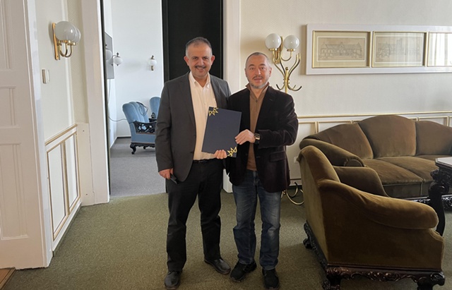 Rektör Debik'ın Mektubu Macaristan'da