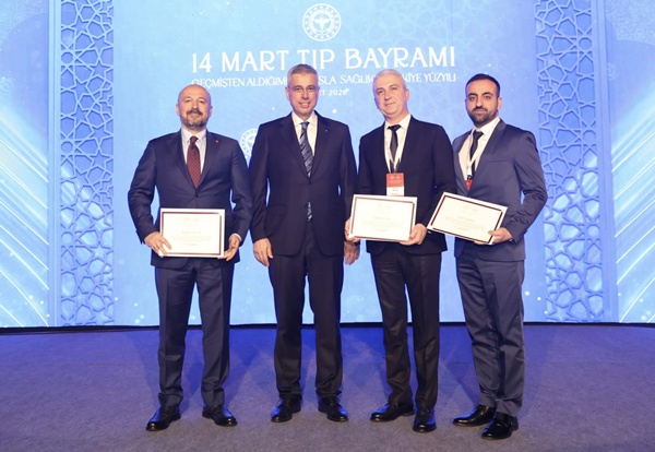 Adanalı sağlıkçılara "Yılın Hekimi" ve "Yılın Sağlık Çalışanı" ödülü