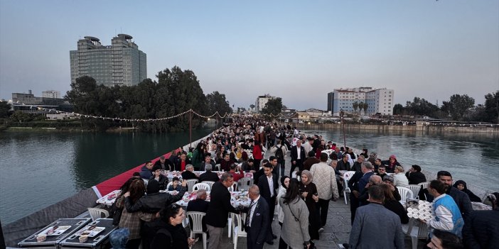 AK Parti Adana İl Başkanlığı iftar programı düzenledi