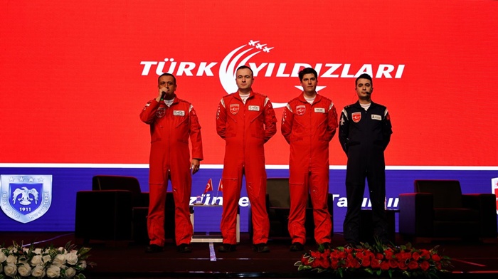 Türk Yıldızları, gençlere tecrübelerini anlattı