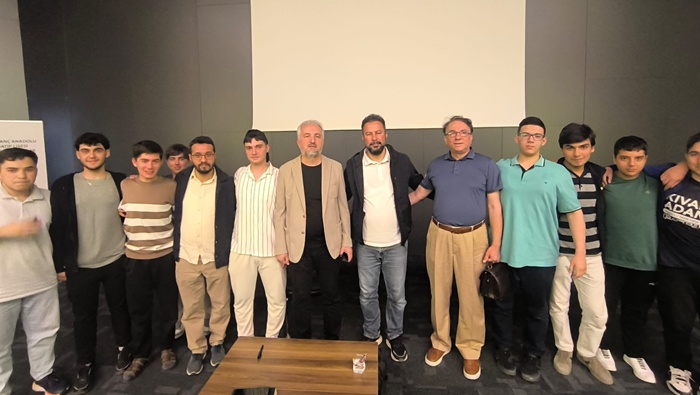 Yazar Cuma Duymaz, Kıvanç Anadolu İmam Hatip Lisesi Öğrencileriyle bir araya geldi.