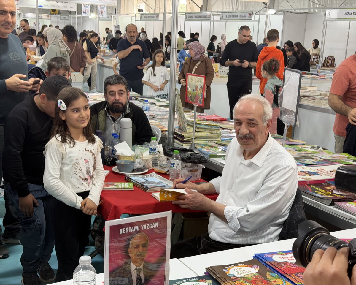 Osmaniye 8. Kitap Fuarında Türkiye’nin seçkin yazarları okurlarıyla buluştu