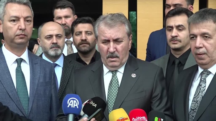 BBP Genel Başkanı Destici, Kahramanmaraş'ta okula saldırıda yaralanan öğrencileri ziyaret etti