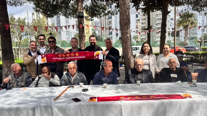 Adana Galatasaray Taraftarlar Derneği üyeleri huzurevi sakinleriyle buluştu