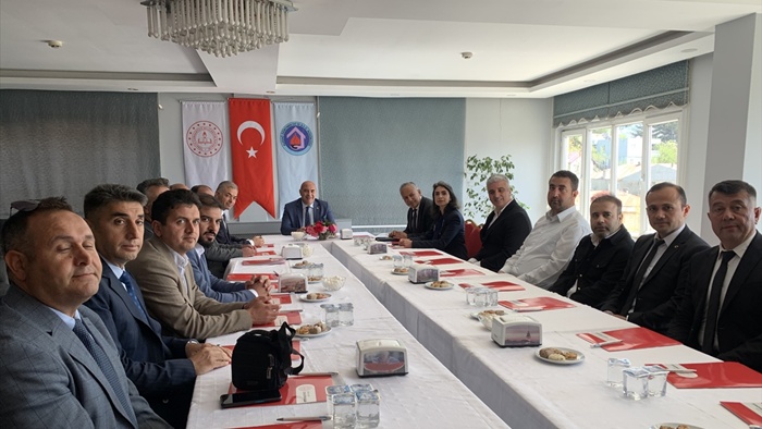 Adana İl Milli Eğitim Müdürü Aras, Aladağ'da eğitimcilerle buluştu