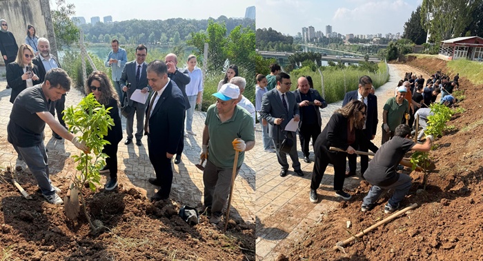 ÇÜ Adana MYO’da Uluslararası Bilim İnsanları Hatıra Fidan Dikim Etkinliği