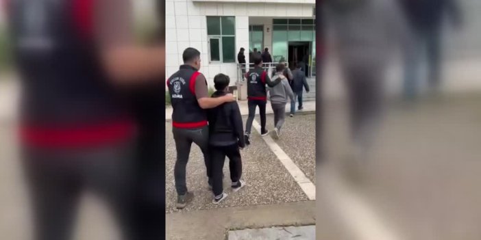 Adana'da sokakta yaşayan kişiyi darbeden çocuğa "ev hapsi" verildi