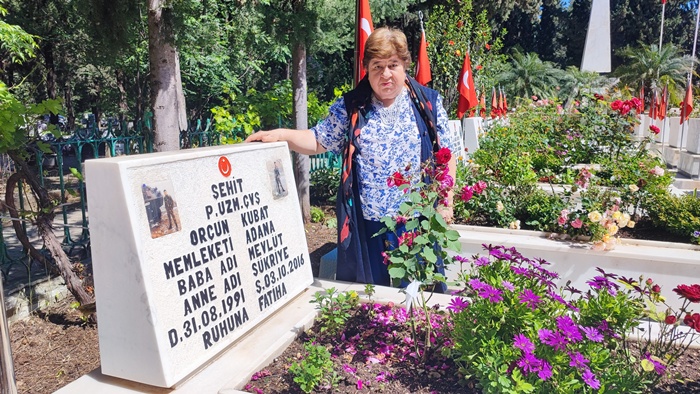 Şehit annesi: "Benim oğlum burada yatarken Anneler Günü gelmiş neyimize bizim"