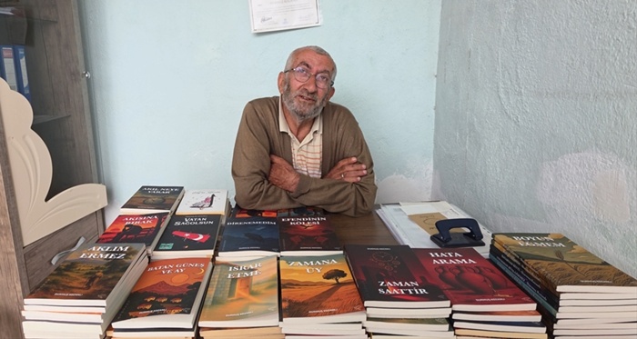 Emekli imam yazdığı kitapların geliriyle öğrencilere destek oluyor