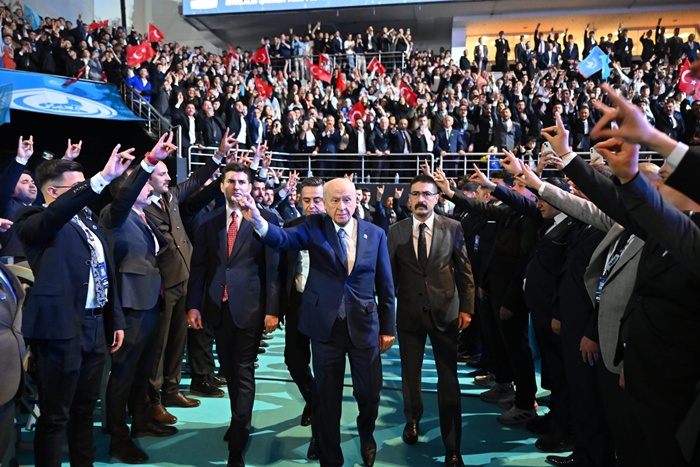 Türk Gençliği Büyük Kurultayı'na Adana Çıkarması