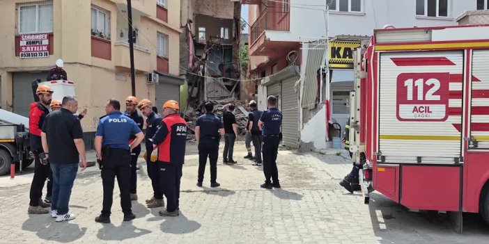 Adana'da 3 katlı metruk binanın bir bölümü çöktü