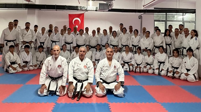 Adana’da Dev Karate Buluşmasi: Türk Karatesinin Duayenleri Mindere Çıktı!