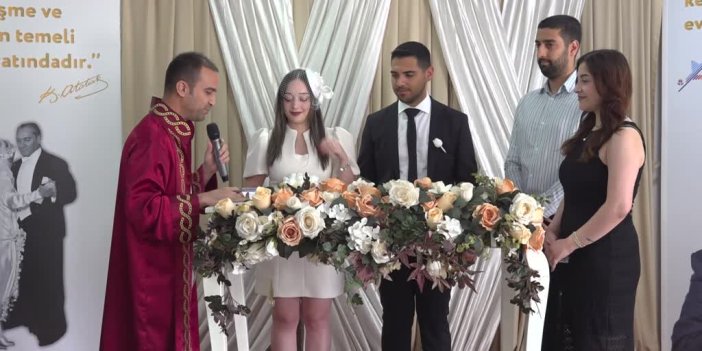 Adana ve Mersin'de nikah daireleri "06.06.2026"da evlenmek isteyenleri ağırladı