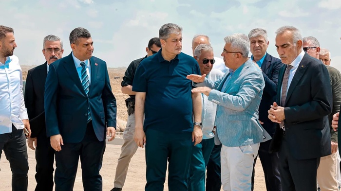 Vali Mustafa Yavuz Karataş Sera Organize Tarım Bölgesi'nde İncelemelerde Bulundu