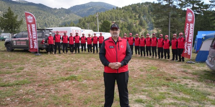 Adana Umut Kervanı Arama Kurtarma ekibi ormanda tatbikat yaptı