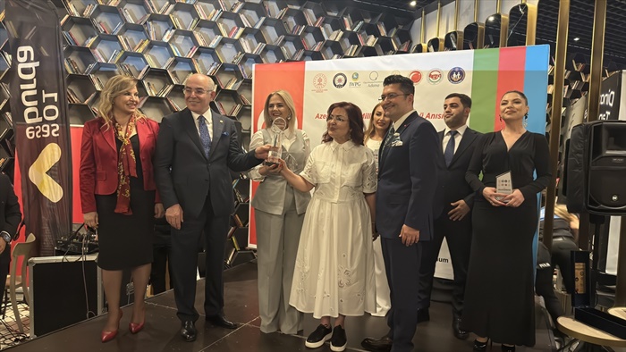Adana'da "Azerbaycan'ın Milli Kurtuluş Günü" dolayısıyla "Eski Bavullar" filmi gösterildi