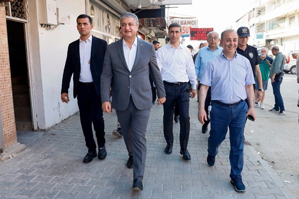 Vali Mustafa Yavuz’dan Yüreğir’de Esnaf Ve Vatandaş Ziyareti