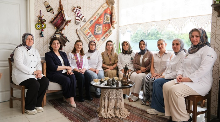 Süreyya Yavuz Hanımefendi, S.S. Gastronomi Sultanları Üretim Ve İşletme Kooperatifini Ziyaret Etti