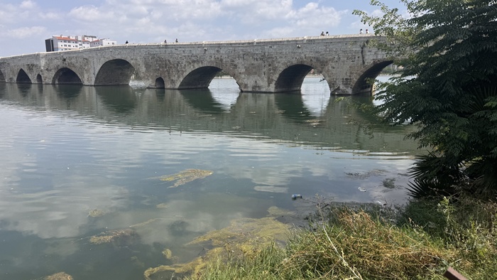 Adana'da Seyhan Nehri ve çevresindeki kirliliğe vatandaştan tepki
