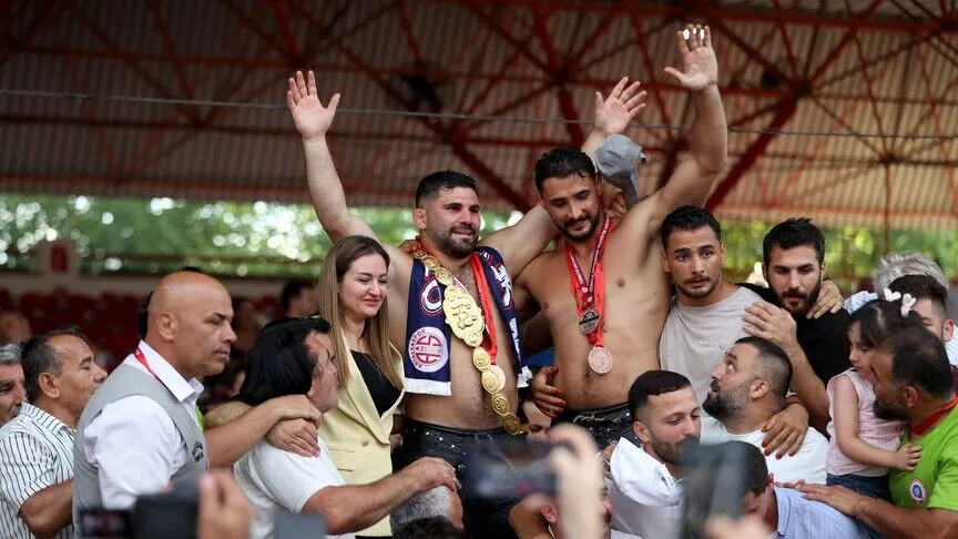 665. Tarihi Kırkpınar Yağlı Güreşleri'nde başpehlivan Erkan Taş oldu