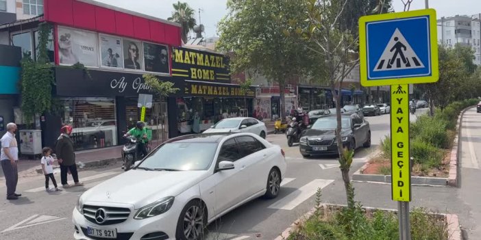 Adana'da minibüsün yaya geçidinde çarptığı kişi hayatını kaybetti