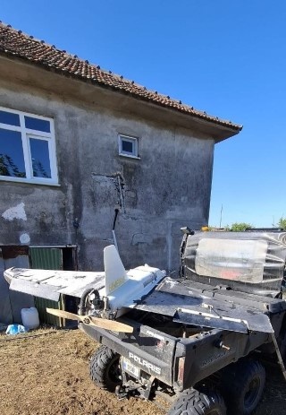 Sahilde bulduğu İHA’yı önce evinin yakınına, sonra jandarma karakoluna taşıdı