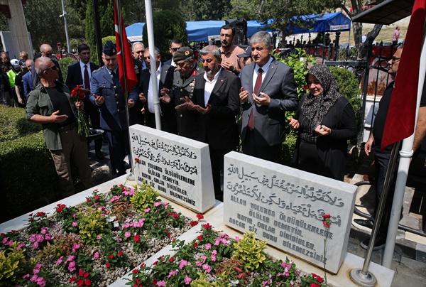 Adana'da 15 Temmuz Demokrasi ve Milli Birlik Günü dolayısıyla şehitlikler ziyaret edildi