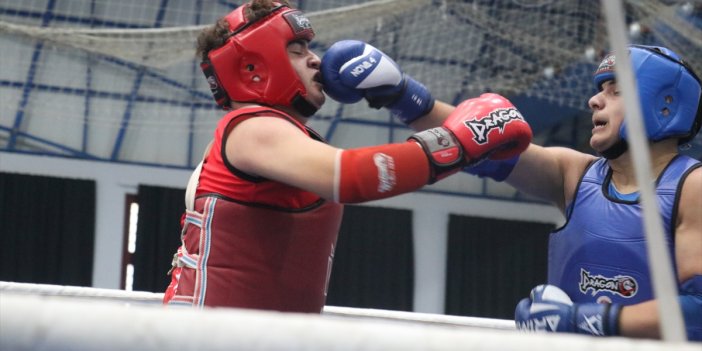 Adana'da düzenlenen Türkiye Gençler Muaythai Şampiyonası tamamlandı