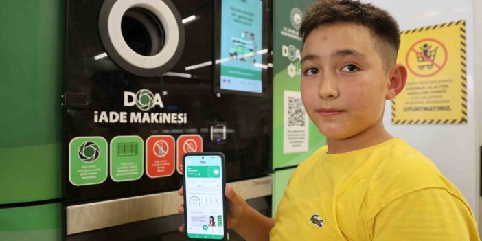 Öğrenciler çevreyi temizleyip harçlıklarını geri dönüşümden çıkarıyor