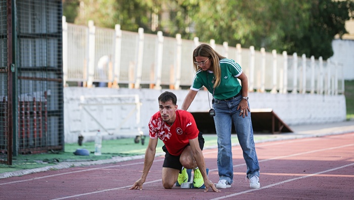 Türkiye şampiyonu milli atlet Emre Ergün, olimpiyat hedefi için koşuyor