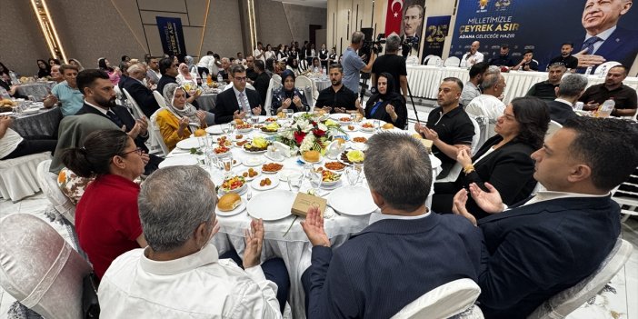 Adana ve Osmaniye'de AK Parti'nin kuruluşunun 25. yıl dönümüne ilişkin açıklama yapıldı