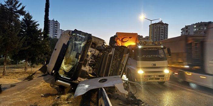 Adana'da 4 aracın karıştığı kazada 3 kişi yaralandı
