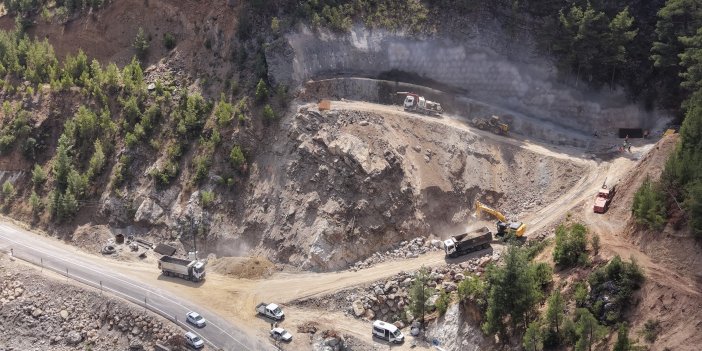 Adana'daki ‘Heyelan Islahı ve Tünel Projesi'nde ilk kazma vuruldu