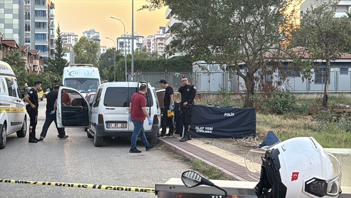 Adana'da silahlı kavgada baba ve oğul öldü, anne yaralandı
