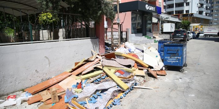 Adana Seyhan'da biriken çöpler kötü kokuya neden oluyor