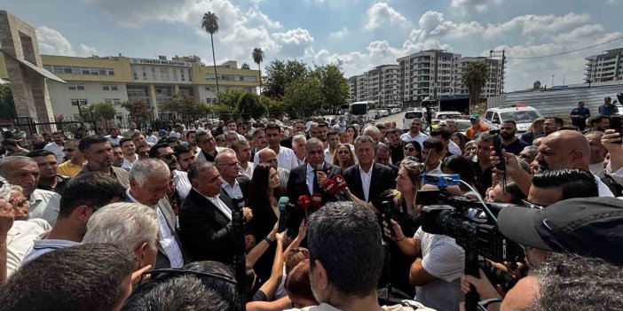 Yüreğir Belediyesi önünde başkan vekilliği kararına tepki