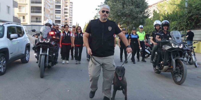 Adana’da okulların ilk gününde polisten güvenlik uygulaması