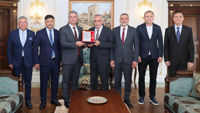 Vali Mustafa Yavuz Türk Silahlı Kuvvetlerini Güçlendirme Vakfının Altın Madalya ve Berat Belgelerini Takdim Etti