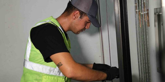 Adana’da asansörler kırmızı alarm veriyor