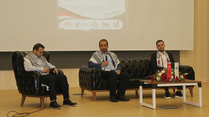 Adana'da "Gazze İçin Bilim Kafe Etkinliği"nde söyleşi yapıldı