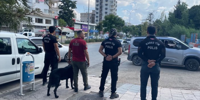 Adana'da okul çevrelerinde narkotik denetimi yapıldı