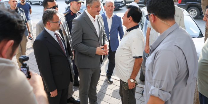 Vali Mustafa Yavuz, Bülent Angin Bulvari’nda Esnaf Ve Vatandaşlarla Bir Araya Geldi