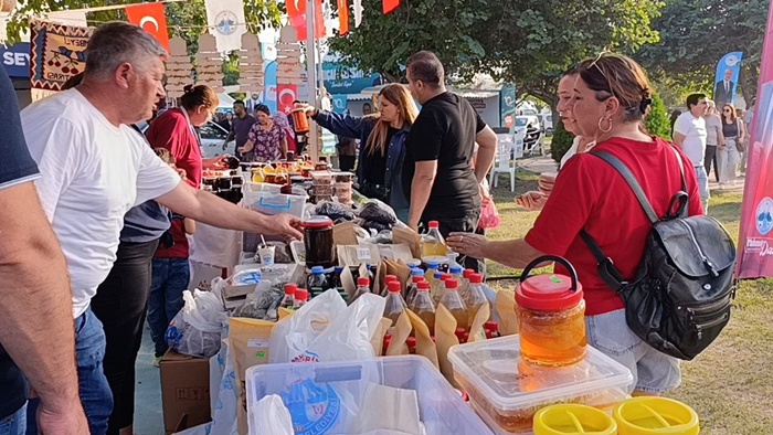 Saimbeyli'nin doğal lezzetleri festivalde ilgi gördü