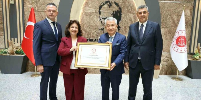 ATO Başkanı Mehmet Şahbaz mazbatasını aldı