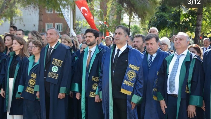 “İlim öğrenmek, varlığı anlamlandırmak ve insanlığa fayda sağlamak en yüce ahlaki sorumluluktur.”