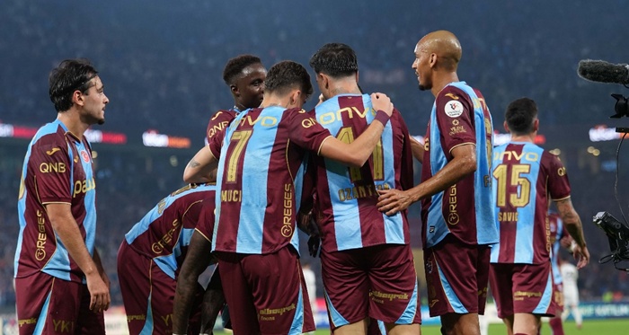 Trabzonspor seriye bağladı! Bordo-mavili ekip Beşiktaş'ı 2 golle geçti