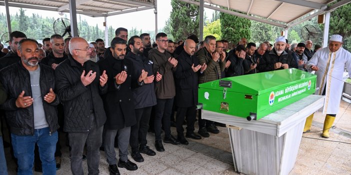 Adana'da trafik kazasında ölen kişinin cenazesi defnedildi